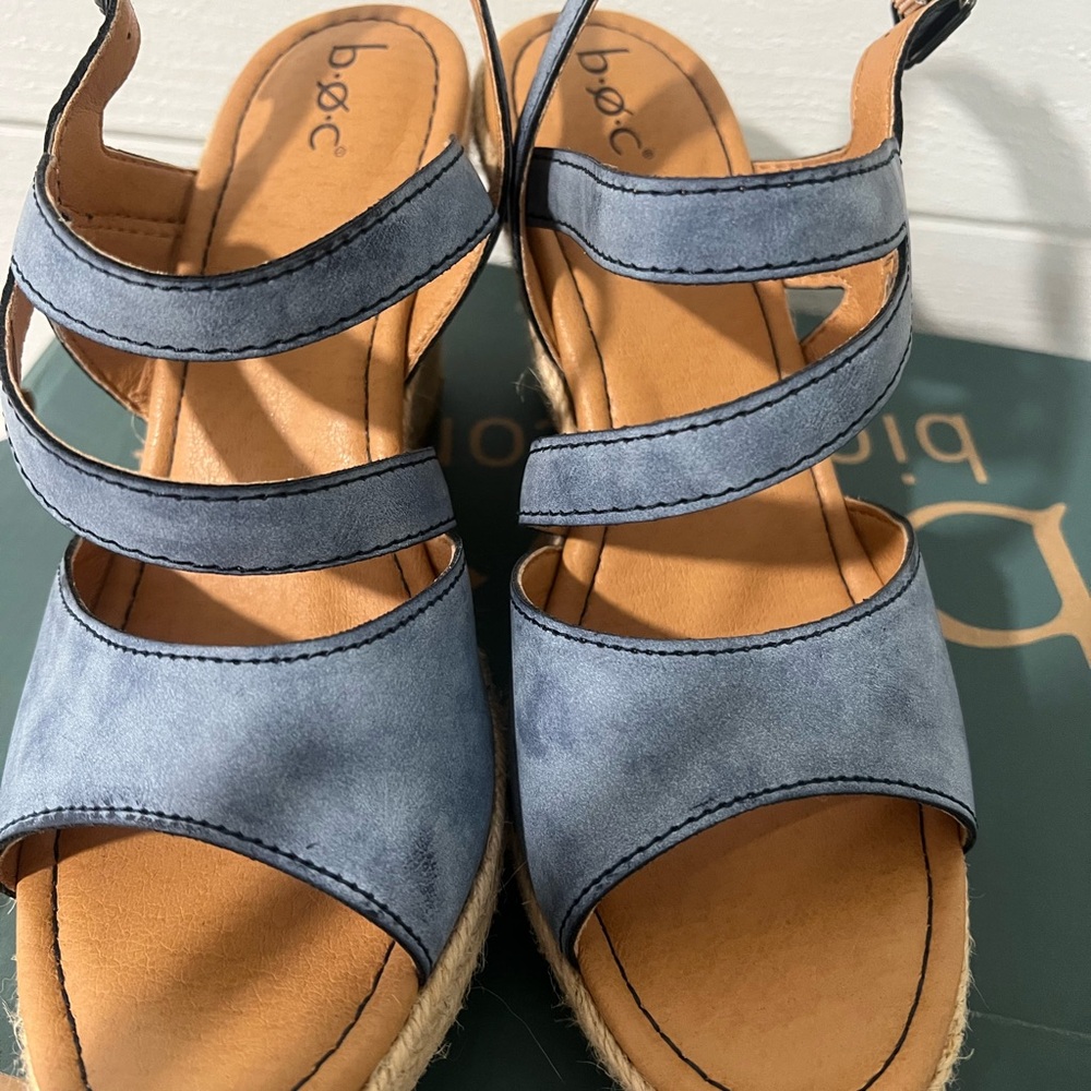 b.o.c. Women's Blue Sandals